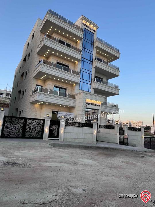 شقة سكنية طابق أرضي مساحة 161م داخلي و 50م خارجي للبيع في عمان - البنيات