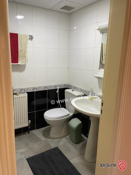 شقة فاخرة مفروشة أرضية مساحة 150م للايجار في عمان - ام اذينة