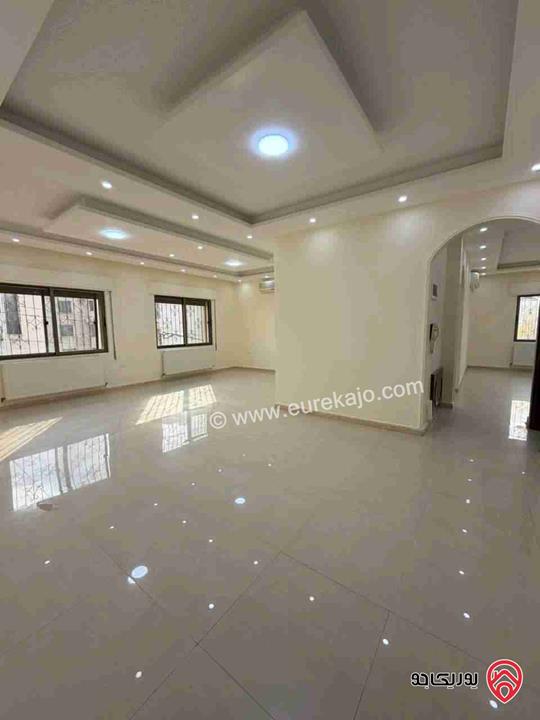 شقة طابق أول مساحة 180م للبيع في عمان - خلدا 