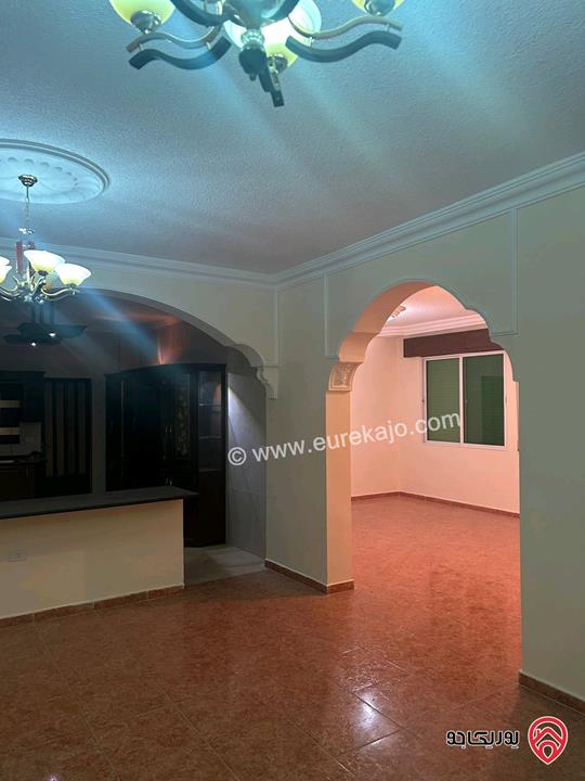 شقة أرضية مساحة 160م داخلي و 85م خارجي للبيع اقساط في الزرقاء الجديدة