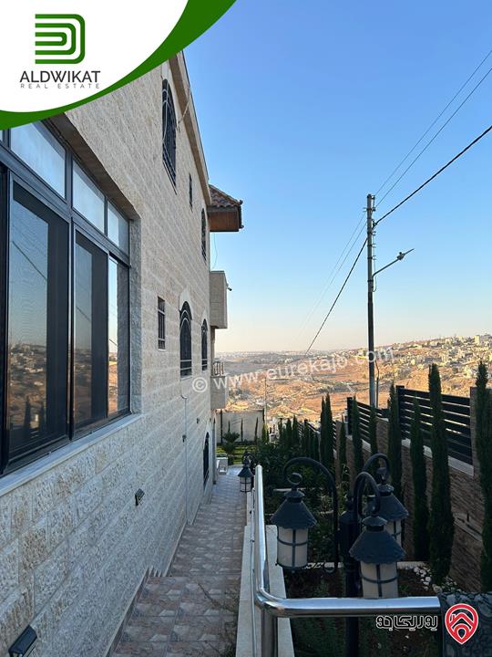 فيلا مستقلة مفروشة للبيع في عمان - ناعور مساحة الارض 1050م ومساحة البناء 1000م ومساحة الحديقة 400م ومساحة الترس 200م موقع اطلالة رائع ومميز