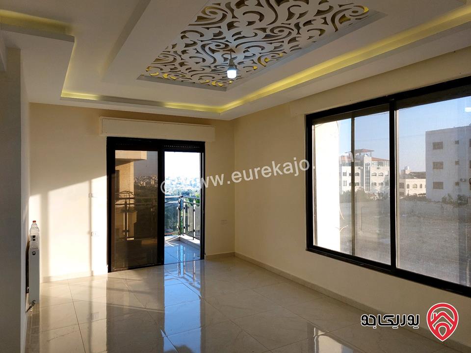 شقة مساحة 210م طابق ثالث للبيع في عمان - طريق المطار من المالك مباشرة