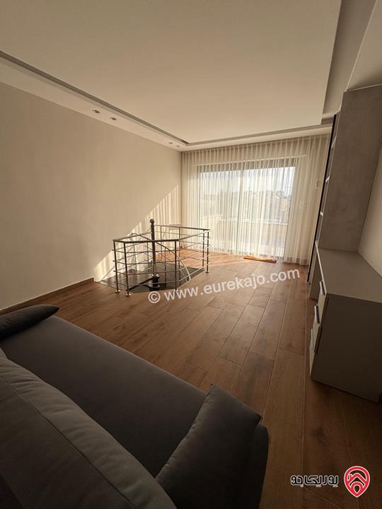 شقة طابق ثالث دوبلكس مساحة 140م للايجار مفروشة في عمان - عبدون شارع السفارة الاميركية