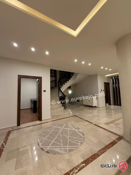 فيلا مفروشة مساحة 720م على ارض 500م للبيع في عمان - دابوق الرحمانية