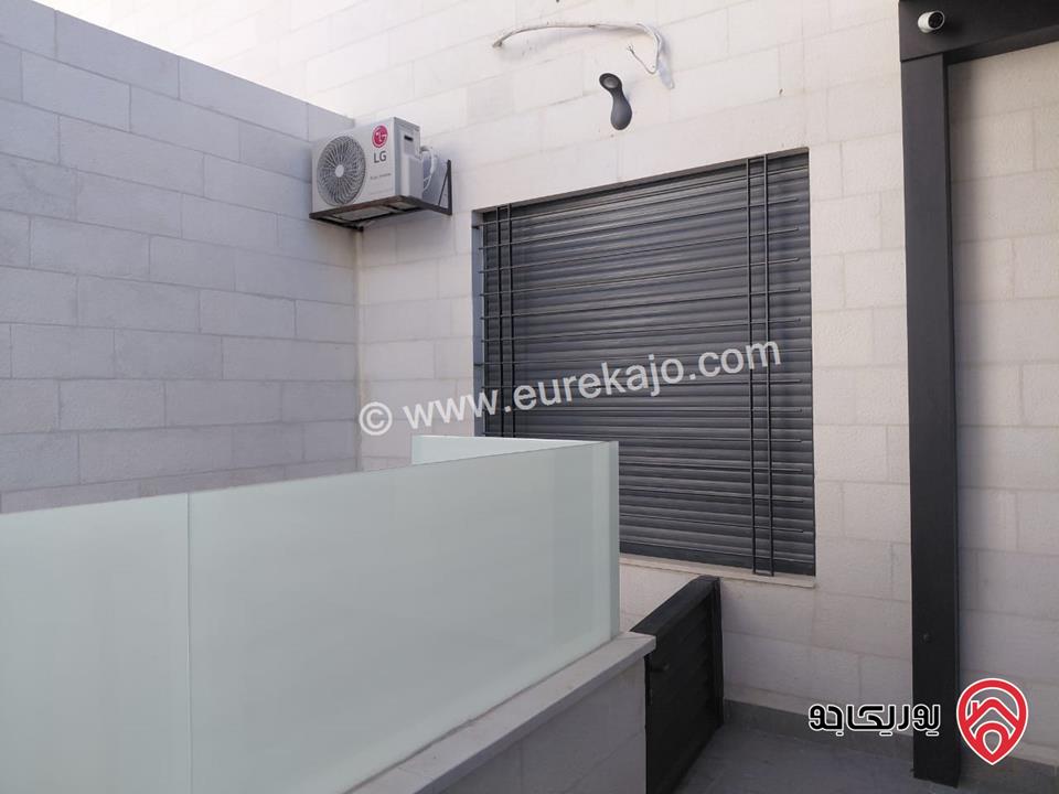 شقة ارضية مساحة 250م داخلي و 230م خارجي للبيع مفروشة في عمان - ام السماق 