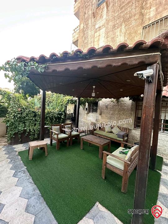 شقة أرضية مساحة 200م داخلي و 200 م خارجي للبيع في عمان - طبربور