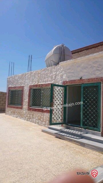 مزرعة مساحة الأرض 12 دونم و 500م مع فيلا 500م للبيع في المفرق - حيان المشرف