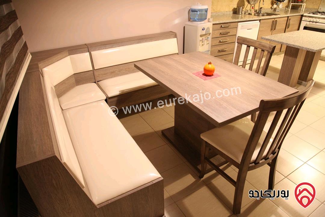 شقة طابق ثالث مساحة 190م مع روف 70م للبيع في عمان - ضاحية الرشيد 