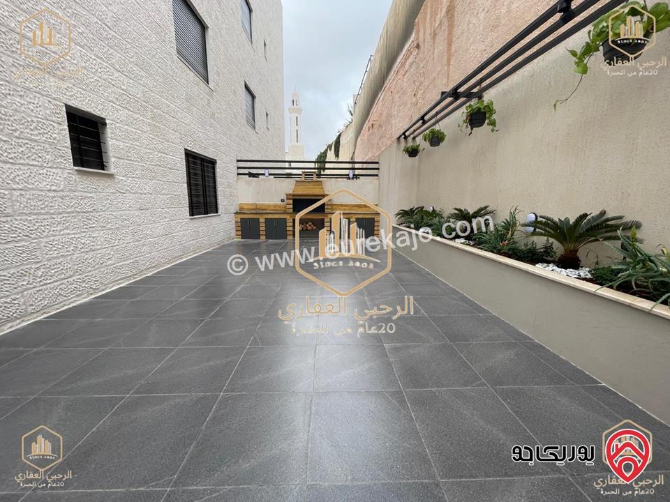 شقة فارغة أرضية مساحة 225م داخلي و 200م خارجي للايجار في عمان - الجبيهة