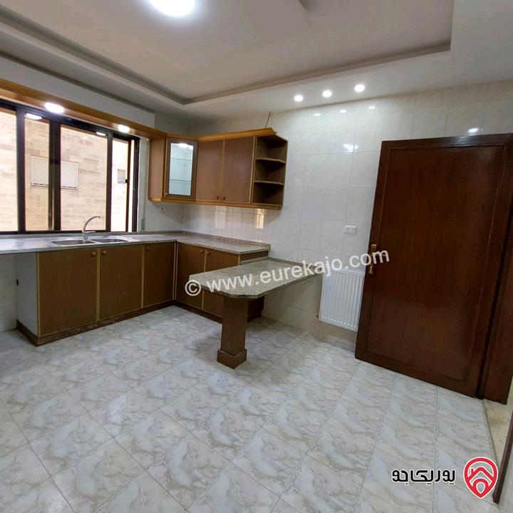 شقة مساحة 135م طابق ثالث للبيع في عمان - ضاحية الرشيد 