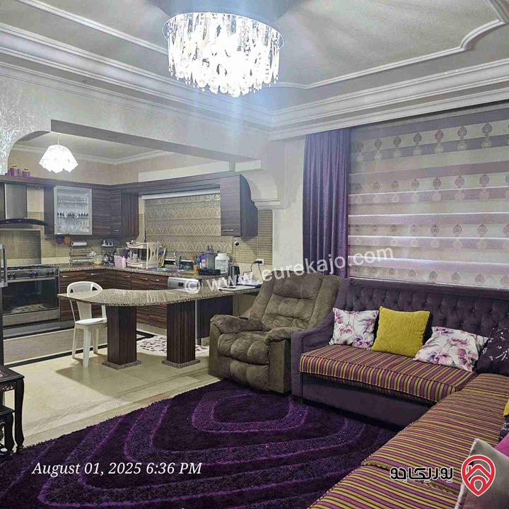 شقة مميزة شبه أرضية مساحة 150م داخلي و 80م خارجي للبيع في عمان - ضاحية الرشيد من المالك مباشرة