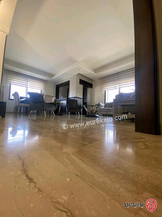 شقة طابق ثالث مع روف مساحة 235متر للبيع في عمان - ضاحية النخيل