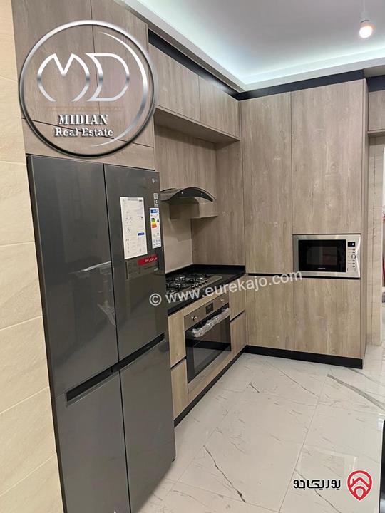 شقة أرضية مفروشة للايجار في عمان - طريق المطار مساحة 180م مع ترس 70م تشطيبات ديكورات فندقية فرش فاخر بسعر مميز