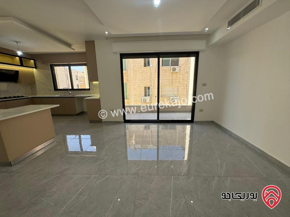 شقة فاخرة طابق أول مساحة 167م للايجار في عمان - ام اذينة