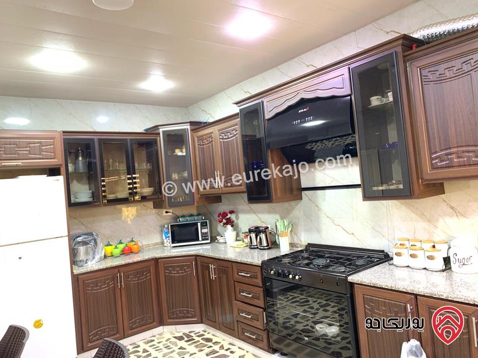 فيلا مساحة 540م على أرض 1250م للبيع في اربد - الحصن مقابل مسجد ظفار