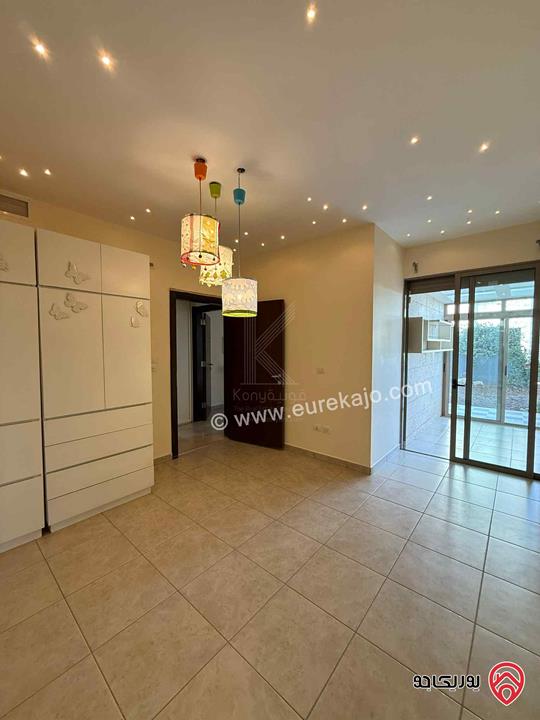 شقة مفروشة مميزة مساحة 250م داخلي و 180م خارجي للبيع في عمان - عبدون