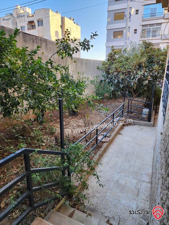 شقة شبه أرضي مساحة 130م داخلي و 130م خارجي للبيع في عمان - ضاحية الرشيد 