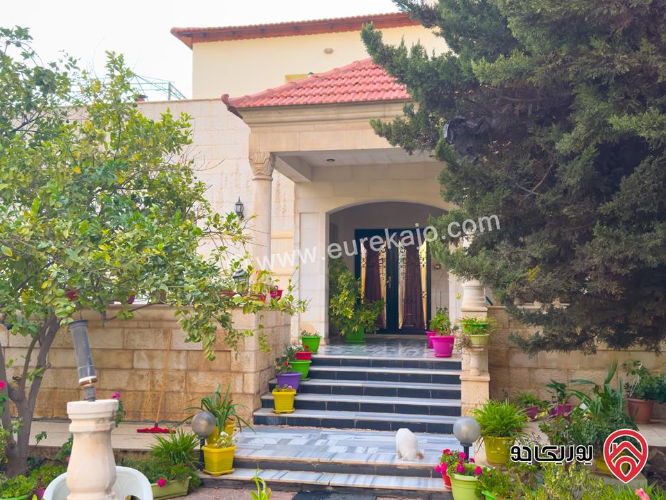 فيلا مساحة 678م على أرض 3 دونم و 439م للبيع في الزرقاء - الرصيفة - حي الجندي