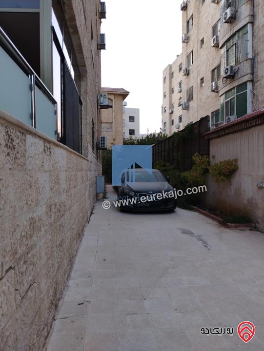 شقة أرضية طابقية مميزة للبيع في عمان - خلدا قرب الموفنبيك ومطعم ورد 207م مع حديقة وترسات 245م