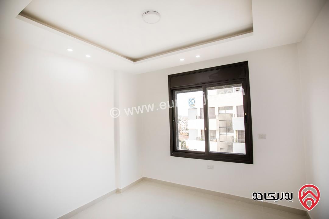 شقة فاخرة طابق اول مساحة 135م للبيع كاش او اقساط في عمان - ابو علندا