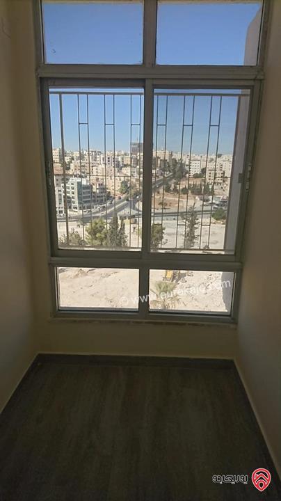 شقة فاخرة طابق اخير مجددة بالكامل مساحة 184م للبيع في عمان - الشميساني