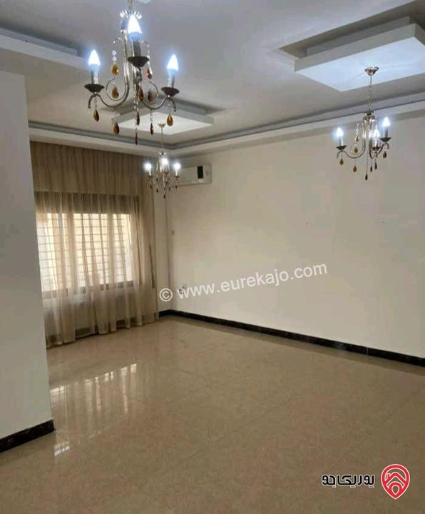 شقة فارغة مساحة 150م طابق ثالث للايجار في عمان - الرابية