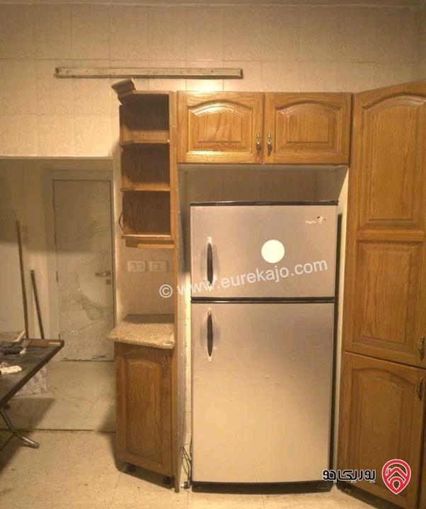 شقة فارغة أرضية مساحة 225م داخلي و 100م خارجي للايجار في عمان - الجبيهة