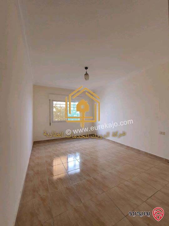 شقة فارغة طابق ارضي مساحة 150م داخلي مع 50م ترس للإيجار في عمان - ضاحية الأقصى 