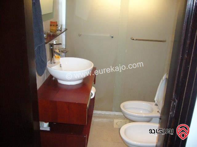 شقة مفروشة أرضية مساحة 130م داخلي و 40م خارجي للإيجار أو للبيع في عمان– الدوار الرابع