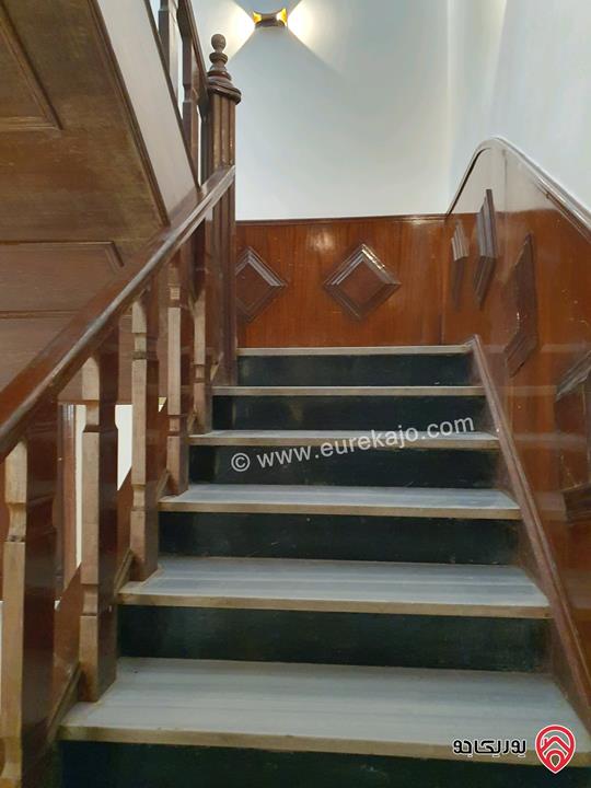 فيلا مستقلة ومجددة بالكامل مساحة 800م على ارض 839م للبيع في عمان - الشميساني