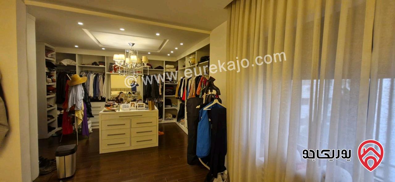 شقة طابق ثالث مساحة 207م مع مساحة 100 على السطح مش مبني للبيع في عمان - دير غبار