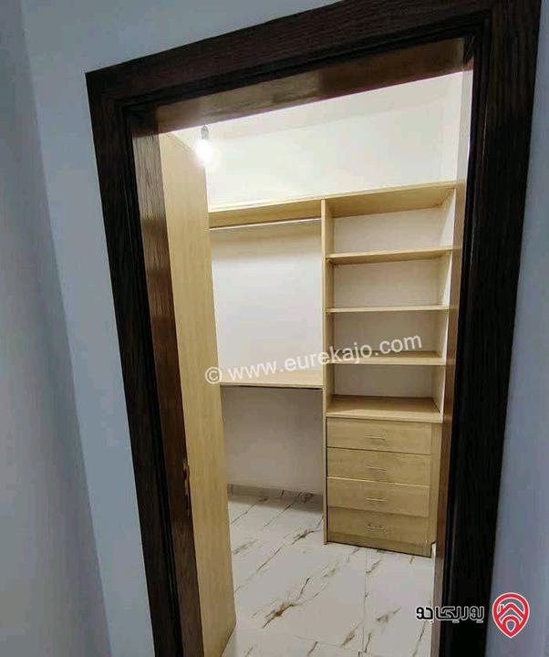 شقة فارغة مساحة 180م داخلي و 120م خارجي للايجار في عمان - دير غبار