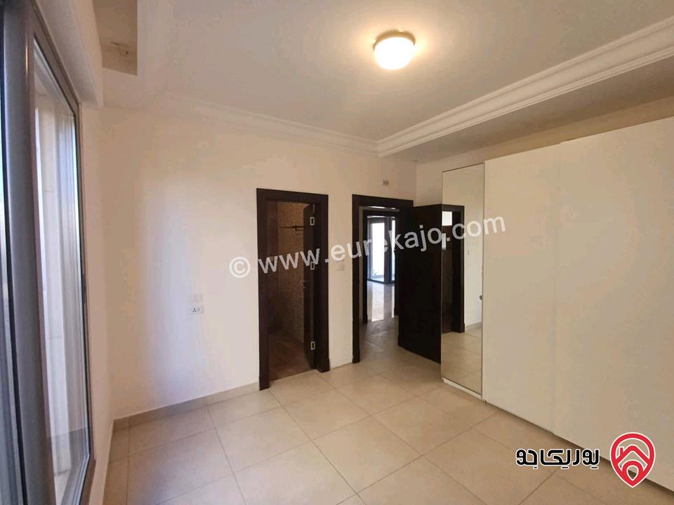 شقة فاخرة طابق ارضي مساحة 225م داخلي و 40م خارجي للايجار في عمان - عبدون 