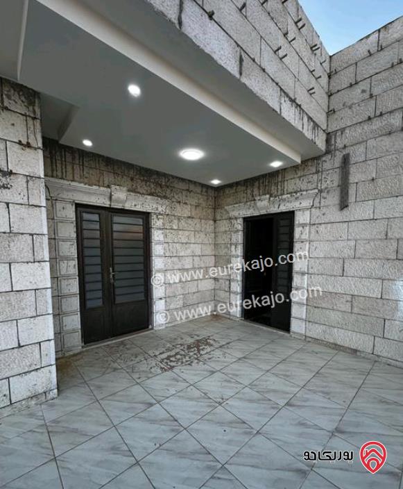 منزل مستقل مساحة 220م على ارض مساحة 500م للبيع في الزرقاء - بيرين