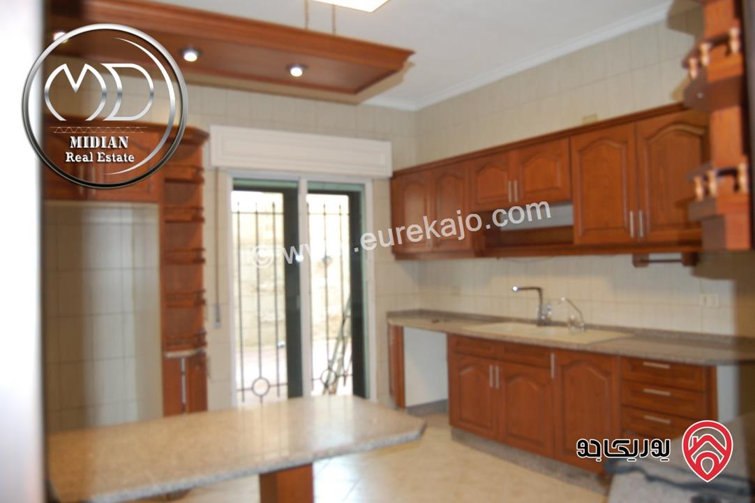 شقة شبه ارضي فارغة للايجار في عمان - الدوار السابع مساحة 190م مع ترس و حديقة 100م تشطيبات سوبر ديلوكس