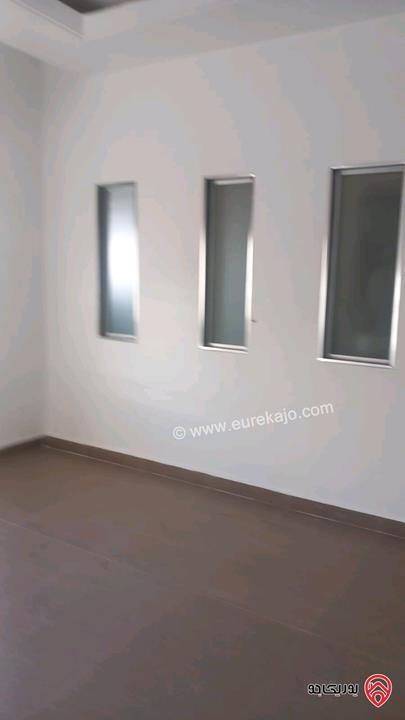 شقة طابق أول مساحة 205م للبيع في عمان - الجبيهة