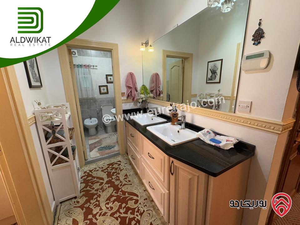 فيلا مساحة الارض 760م ومساحة البناء 800م ومساحة الحديقة 400م للبيع في عمان - الجبيهة/ خلف الجامعة الاردنية