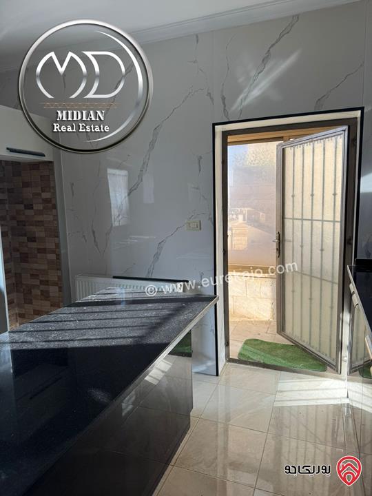 شقة ارضية للبيع في عمان - ضاحية الرشيد مساحة 150م مع ترس 40م تشطيبات سوبر ديلوكس بسعر مميز