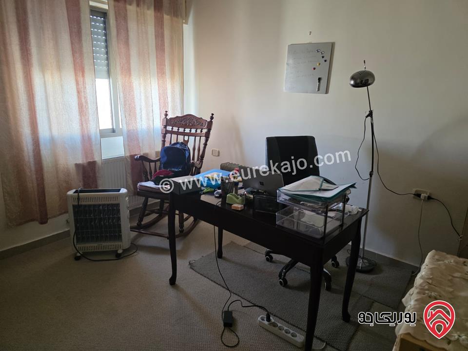 شقة طابق ثالث مساحة 180م للبيع في عمان - خلدا 