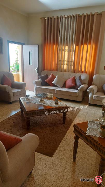 بناية سكنية مكونة من 3 طوابق تحتوي 4 شقق على ارض 456م للبيع في عمان - جبل النزهة