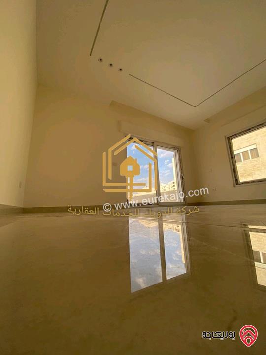 شقة طابق ثالث دوبلكس لم تسكن مساحة 215م للايجار في عمان - خلدا 