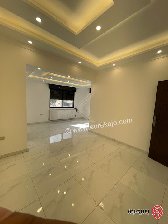 شقة فاخرة مساحة 342م طابق ثالث للبيع في عمان - الشميساني