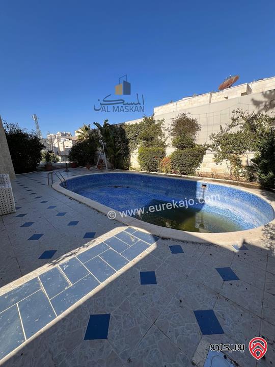 فيلا مساحة 1 دونم على أرض 830م للبيع في عمان - منطقة عبدون 
