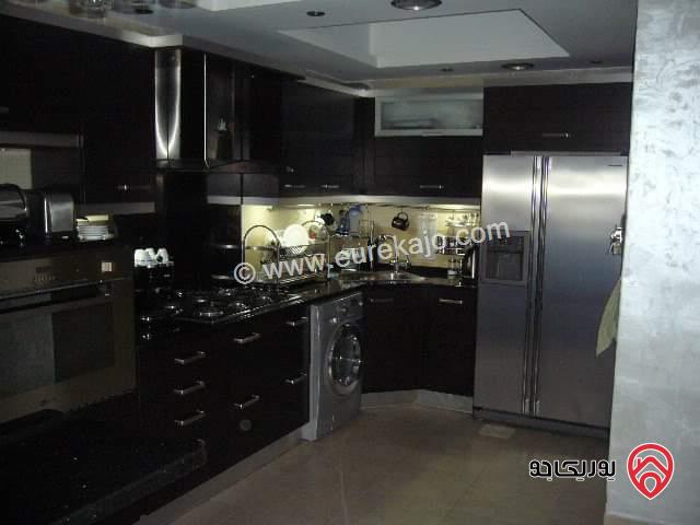 شقة مفروشة أرضية مساحة 130م داخلي و 40م خارجي للإيجار أو للبيع في عمان– الدوار الرابع