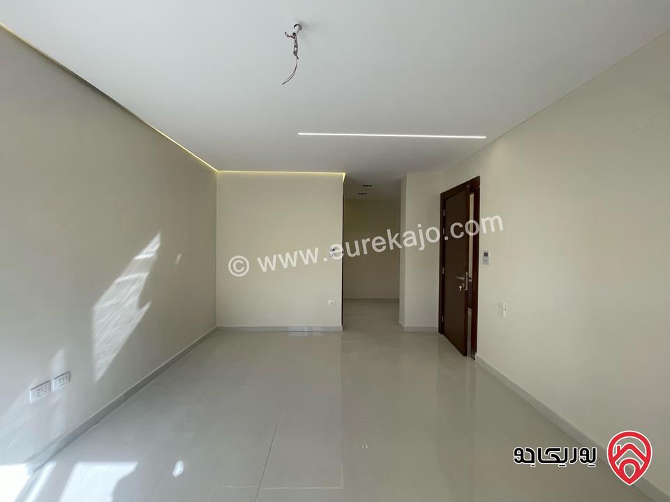 اخر شقتين طابق اول مساحة 205م للبيع في عمان - الحمر بجوار القصور الملكية 