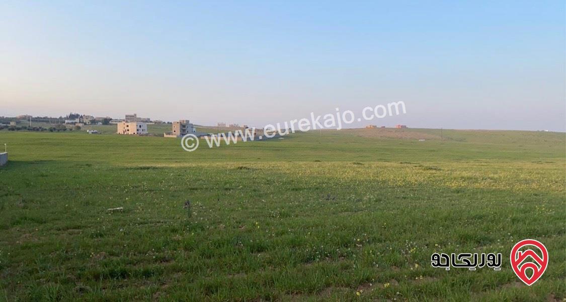 قطعة ارض مساحة 4 دونم و 92م للبيع في عمان - منطقة حواره منطقة ڤلل ومزارع تبعد عن جسر المطار 12 كيلو وعن مادبا 3 كيلو
