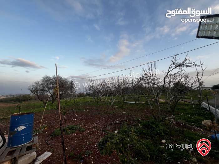 فيلا عدد 2 متلاصقتين بنظام أمريكي مساحة 720م على أرض 1 دونم ، للبيع في اربد 