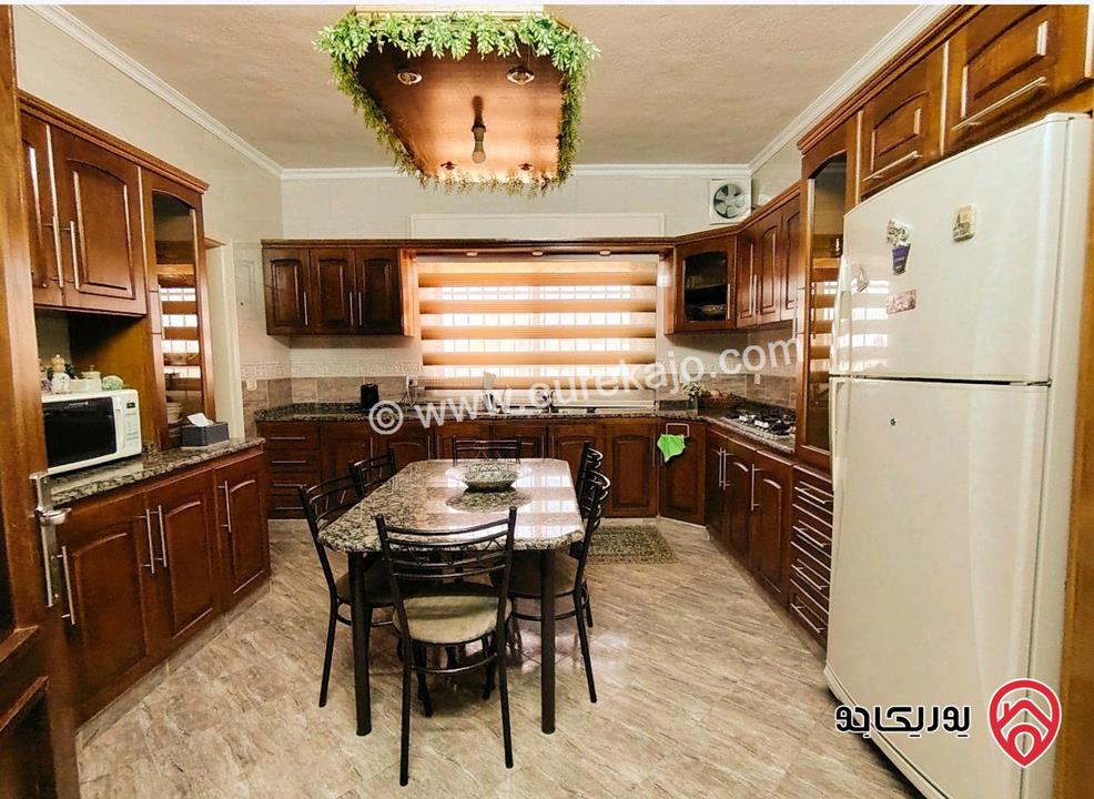 شقة طابقية مساحة 230م للبيع في عمان - اليادودة اسكان الصيادلة 