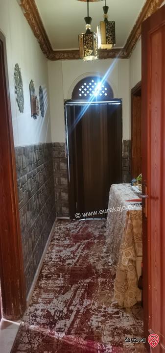 شقة طابق ثاني مساحة 139م للبيع بموقع مميز في اربد - ايدون 