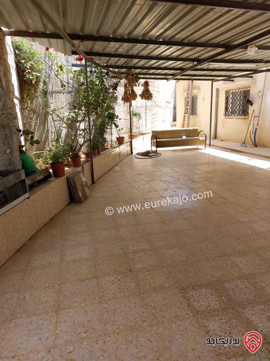 منزل مستقل مساحة 140م على ارض 375م للبيع في الزرقاء - ابو الزيغان 